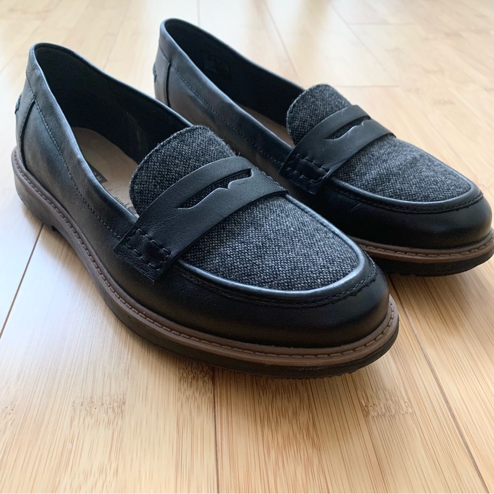 Like New! Clarks Raisie Eletta Black Leather & Gray Tweed Penny Loafer, Size 7 - Picture 2 of 14